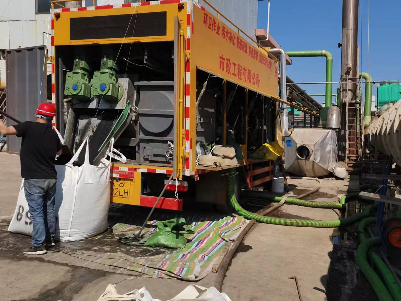 黔西南淤泥压干处理